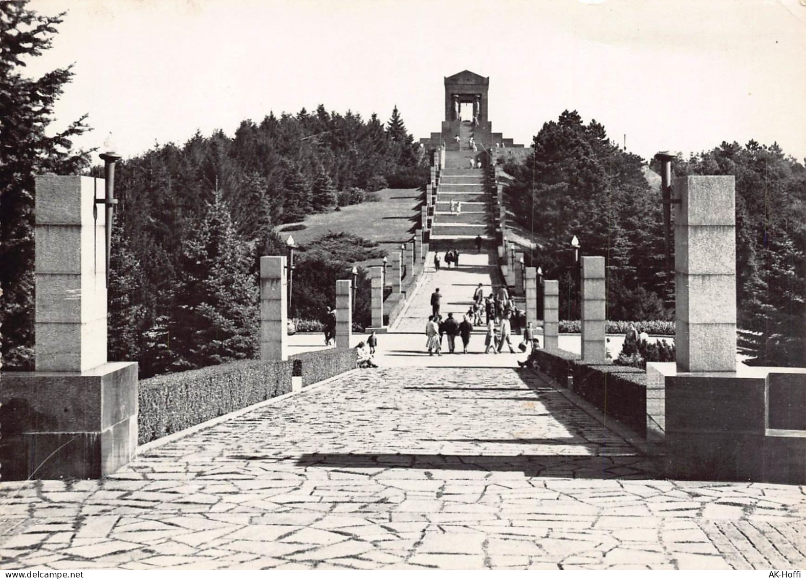 BEOGRAD - The Unknown Soldier Memorial On The Avala Hill - Serbia