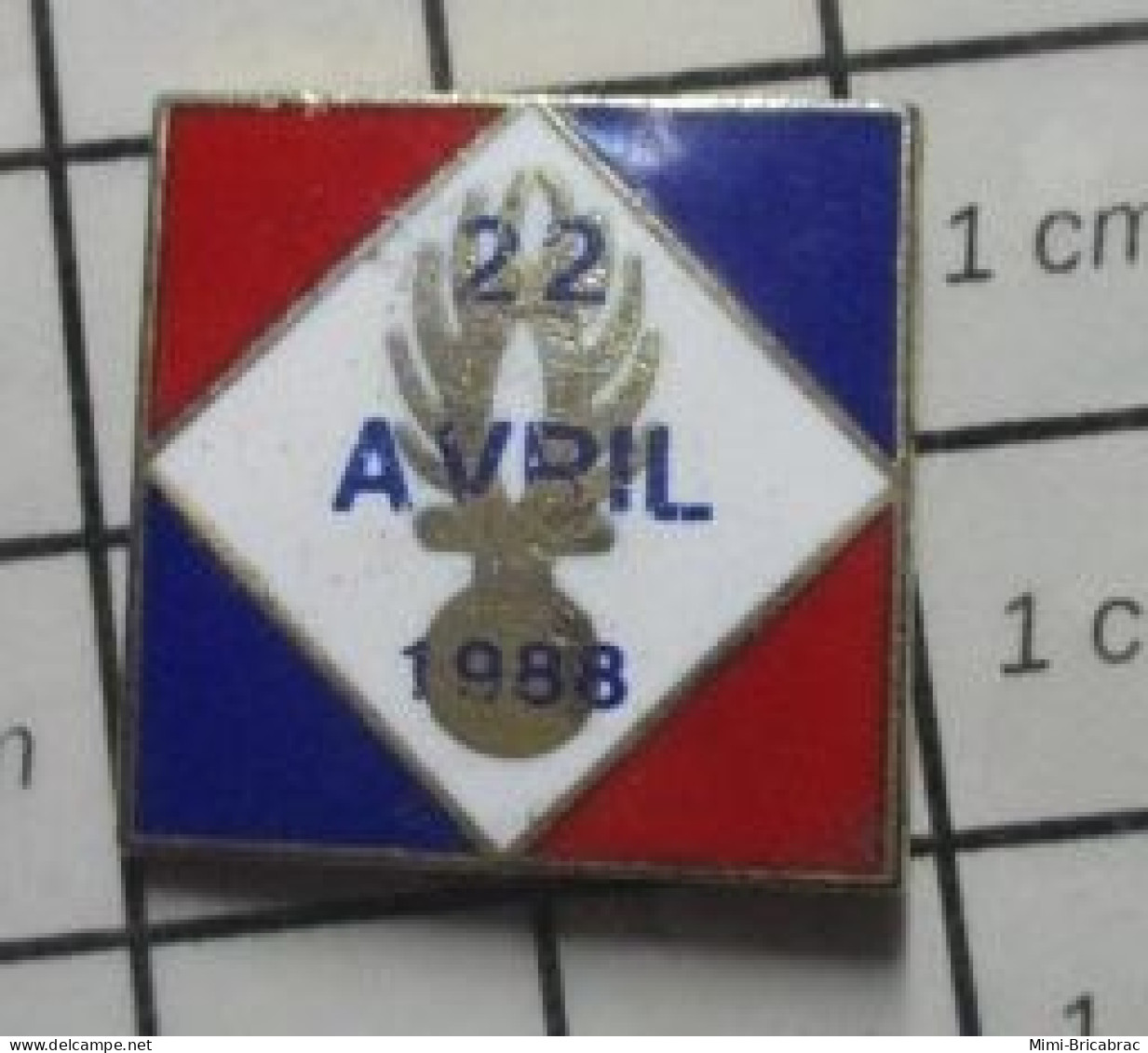 512G2 Pin's Pins / Beau Et Rare / MILITARIA / OUVEA 22 AVRIL 1988 Les Massacres NOUVELLE CALEDONIE - Armee