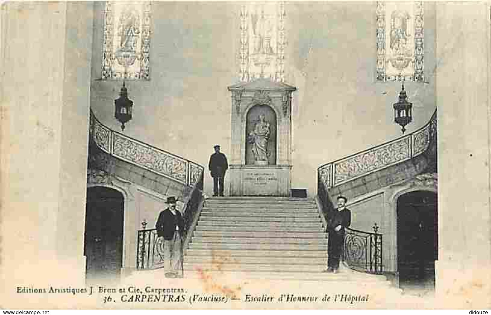 84 - Carpentras - Escalier D'Honneur De L'Hopital - Animée - CPA - Voir Scans Recto-Verso - Carpentras