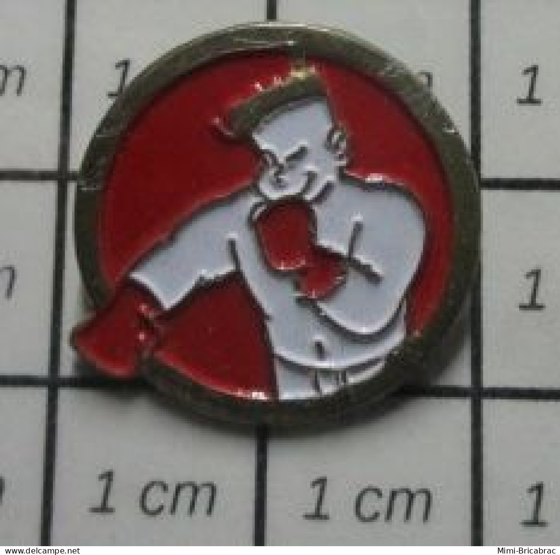 414A Pin's Pins / Beau Et Rare / THEME : SPORTS / BOXE BOXEUR DE BD DANS UN CERCLE ROUGE - Pugilato