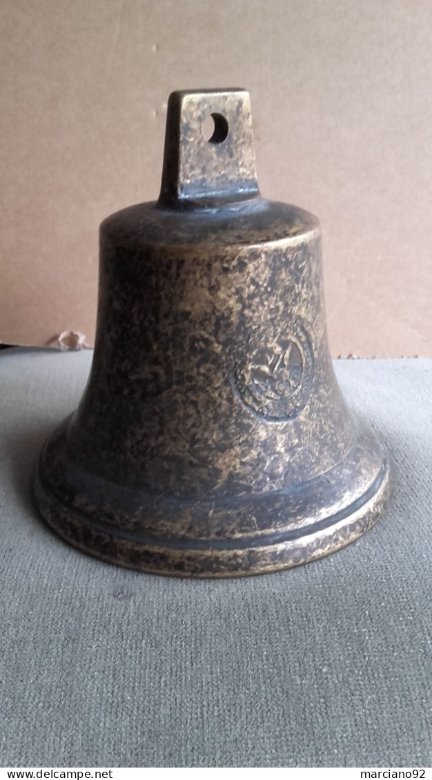 Ancienne Cloche De Marine  En Bronze , 14 Cm De Haut - Bells