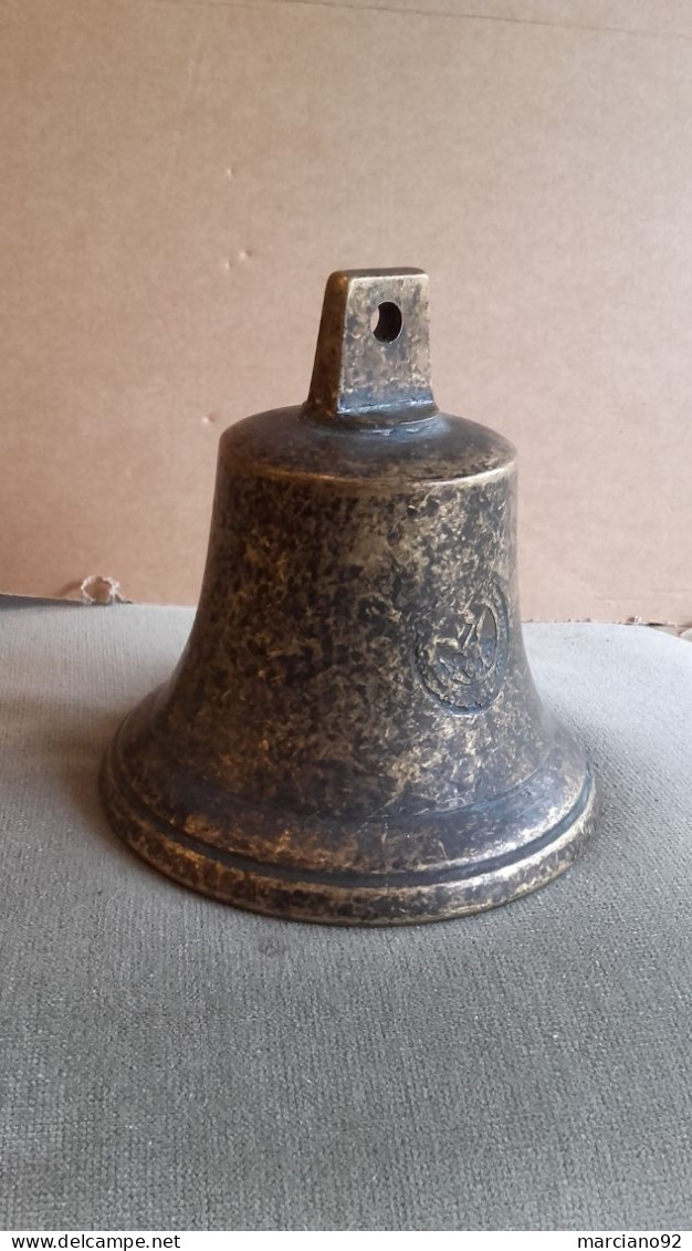 Ancienne Cloche De Marine  En Bronze , 14 Cm De Haut - Bells