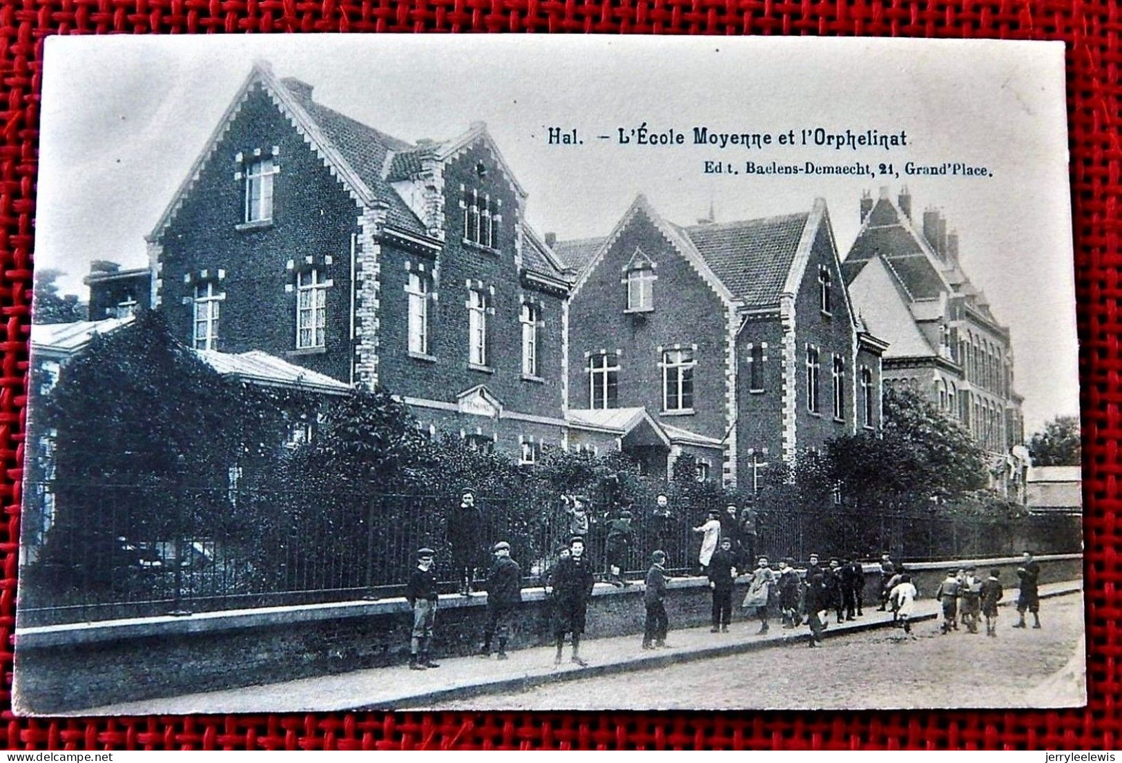 HALLE  - HAL  - L'Ecole Moyenne Et L'Orphelinat - Halle