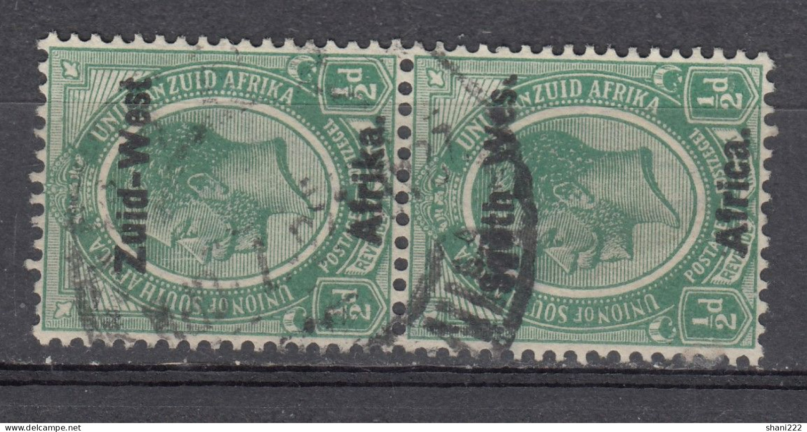 South West Africa - 1923 - Overprinted - Hyphenated - 1/2d,   Vertical Pair (e-743) - Südwestafrika (1923-1990)