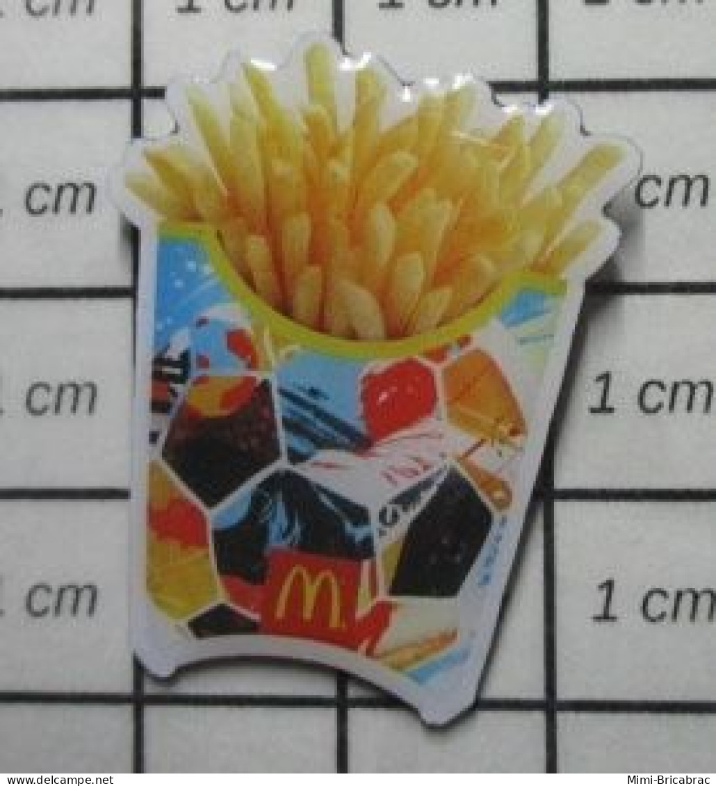 810H Pin's Pins / Beau Et Rare / ALIMENTATION / CORNET DE FRITES McDO FOOTBALL COUPE DU MONDE - Lebensmittel