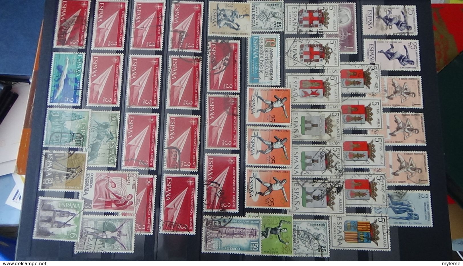 AZ136 Bel ensemble de timbres oblitérés d'Espagne + plaquette de timbres ** de France.  A saisir !!!