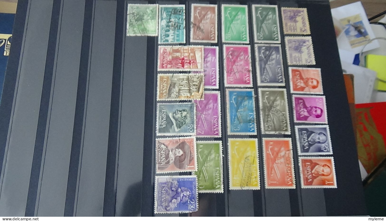 AZ136 Bel ensemble de timbres oblitérés d'Espagne + plaquette de timbres ** de France.  A saisir !!!