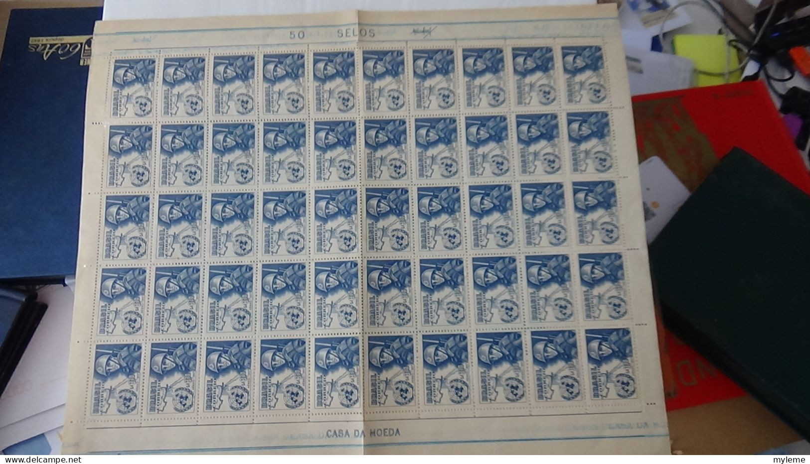 AZ137 Bel ensemble de timbres, fragments de feuilles et blocs ** de divers pays..  A saisir !!!