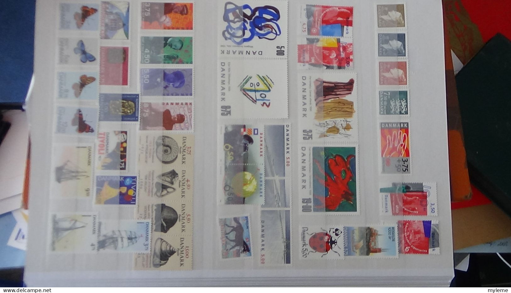 AZ137 Bel ensemble de timbres, fragments de feuilles et blocs ** de divers pays..  A saisir !!!