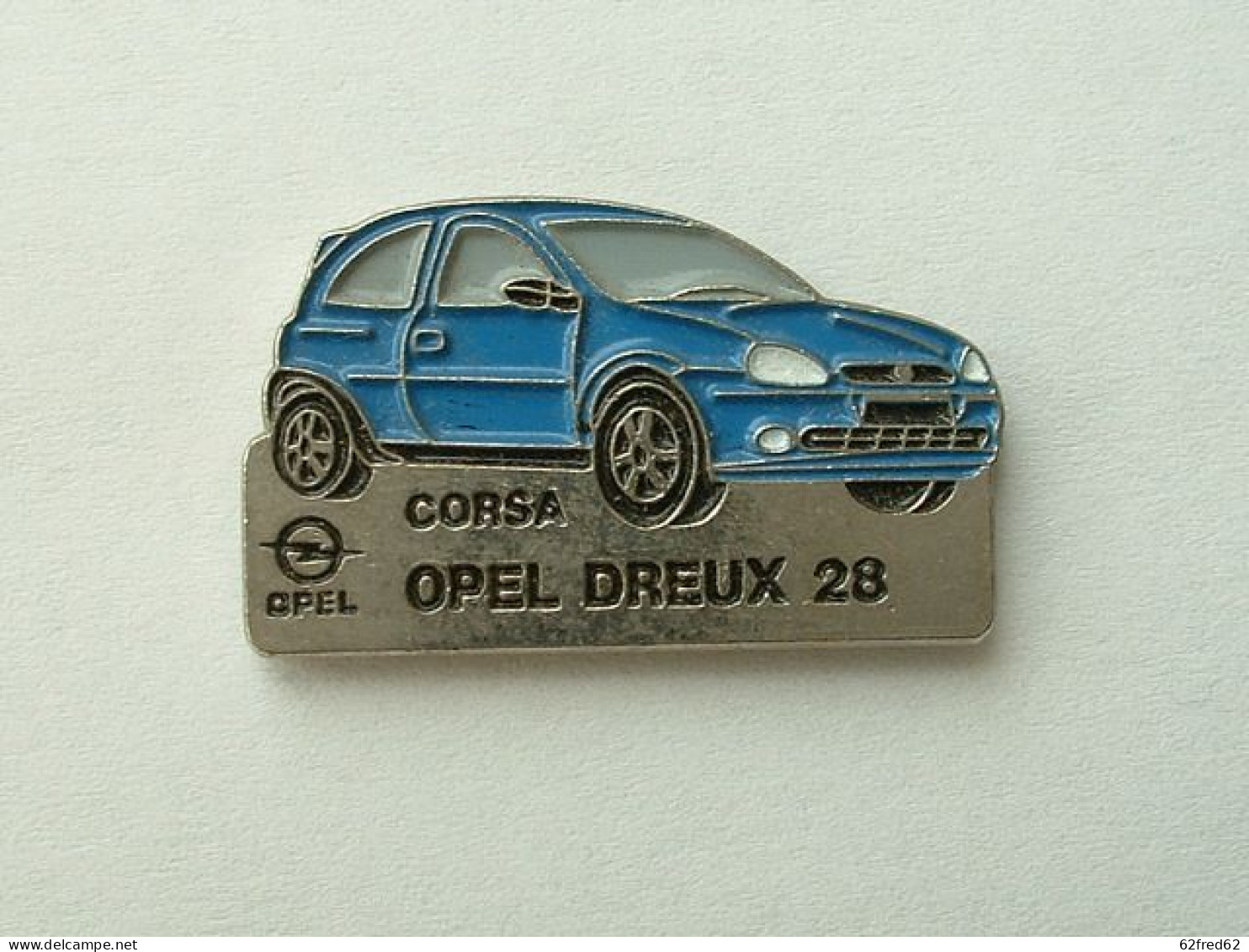 PIN'S OPEL CORSA BLEUE - DREUX - Opel