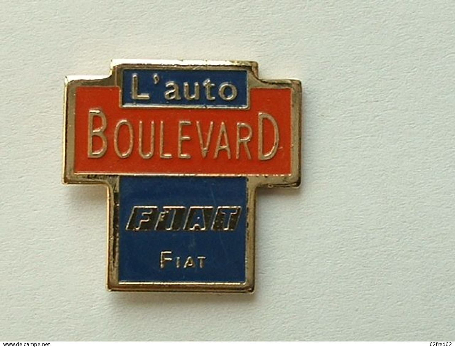 PIN'S FIAT - L'AUTO BOULEVARD - Fiat