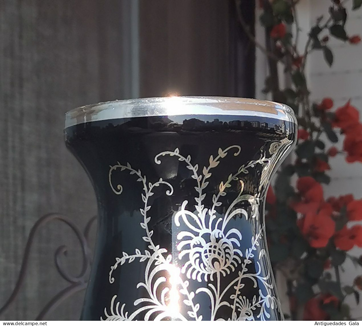 GRAN JARRON DE CRISTAL NEGRO PINTADO CON PLATA - Vases