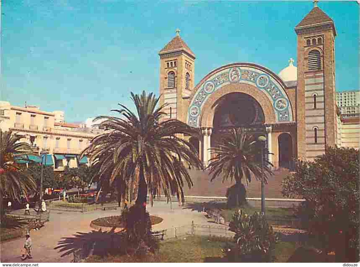 Algérie - Oran - La Place De La Cathédrale - CPM - Voir Scans Recto-Verso - Oran