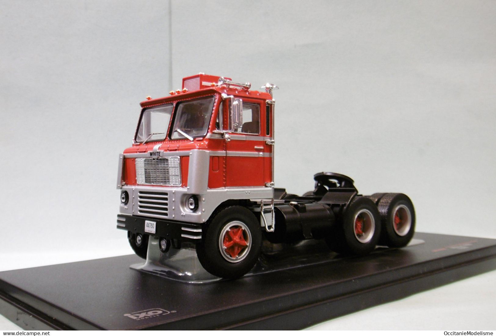 Ixo - Camion WHITE 7400 1960 Rouge Réf. TR170 NBO Neuf 1/43 - Ixo