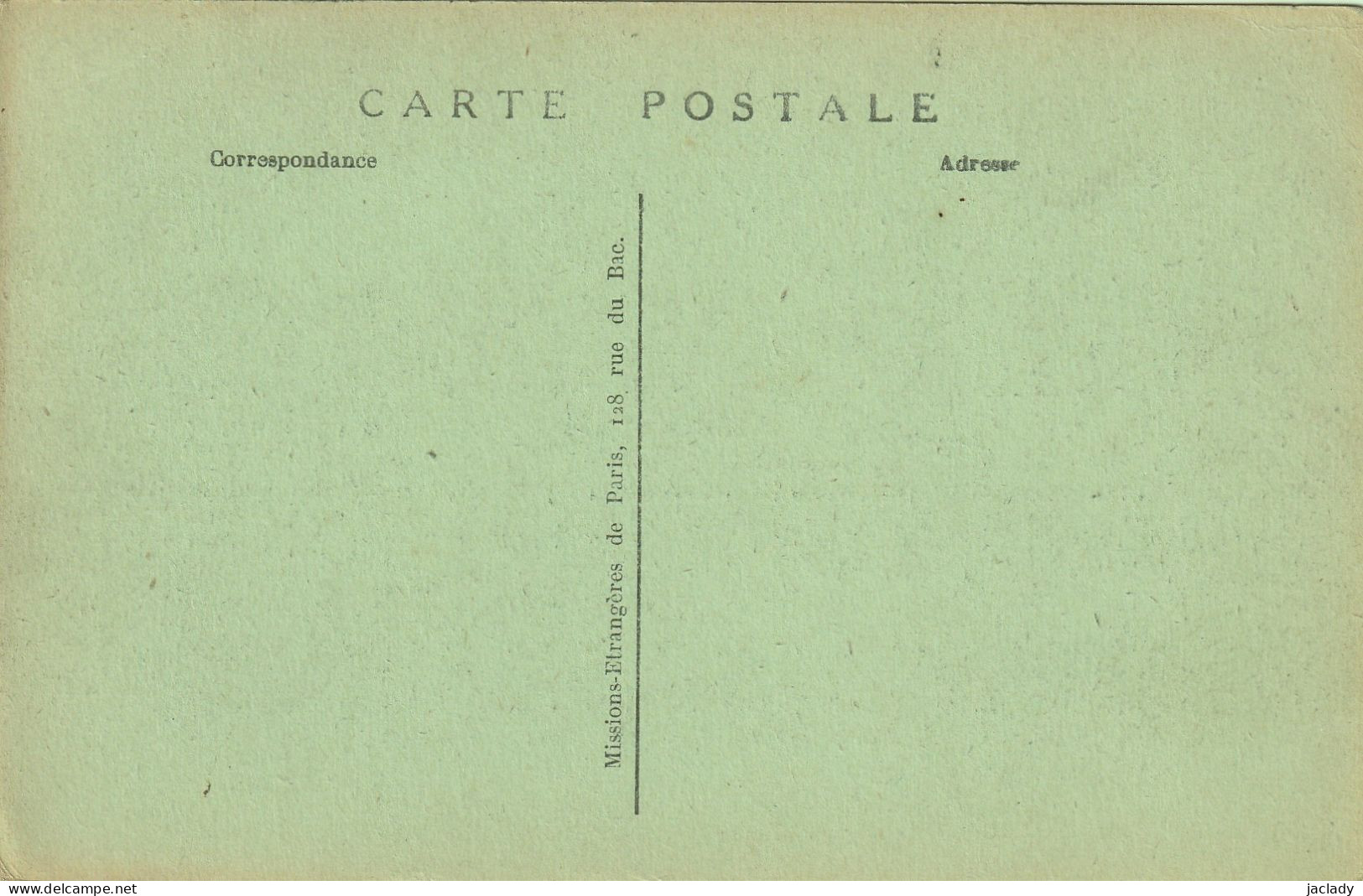 Carte Postale Ancienne -- Missionnaire Et Ses Chrétiens Aux Abords D'un Village ( TONKIN ).   (2 Scans) - Viêt-Nam