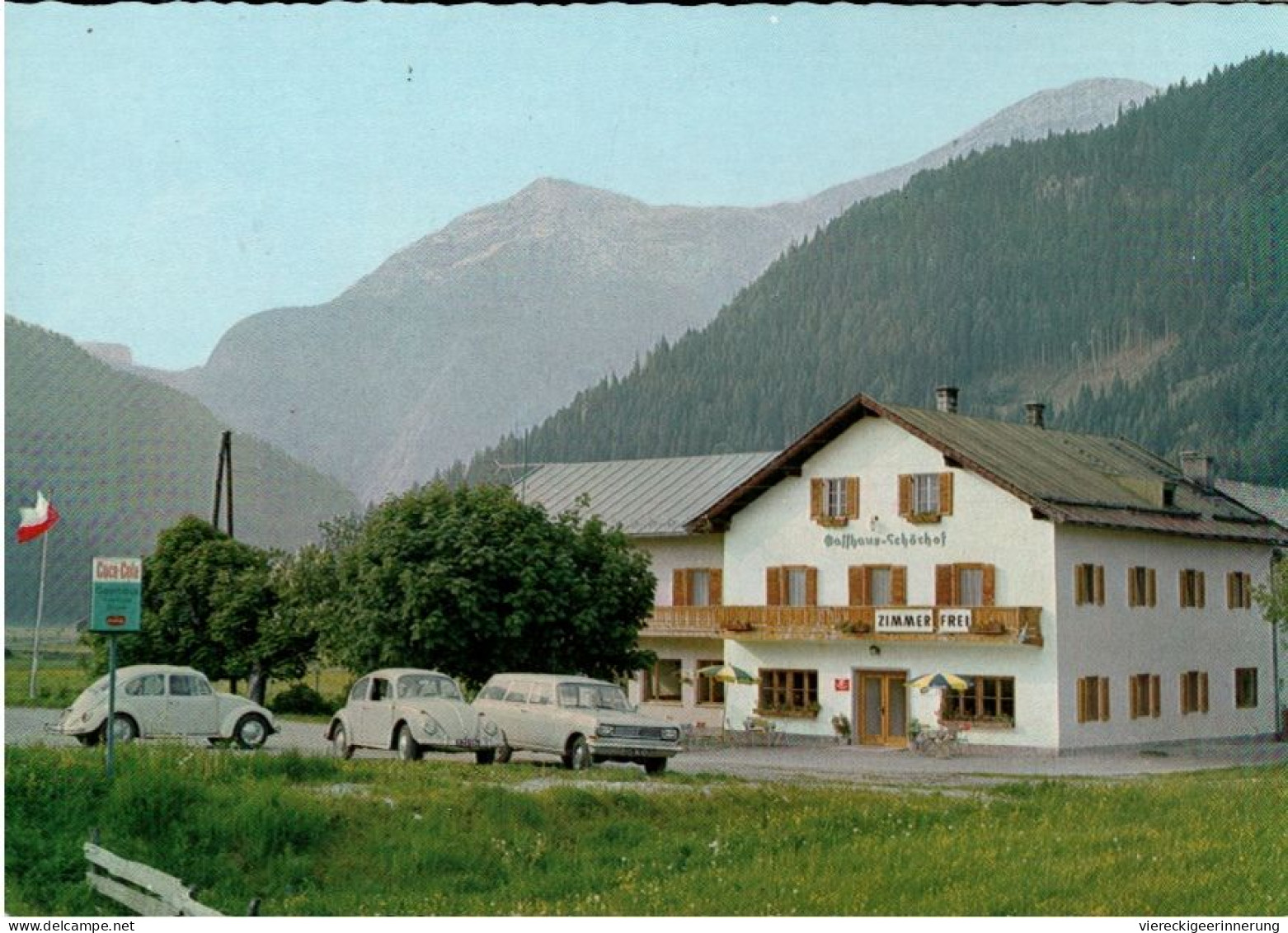 ! Ansichtskarte VW Käfer, Volkswagen, Autos, Saalfelden Am Steinernen Meer, Gasthof Schörhof, 1967 - PKW