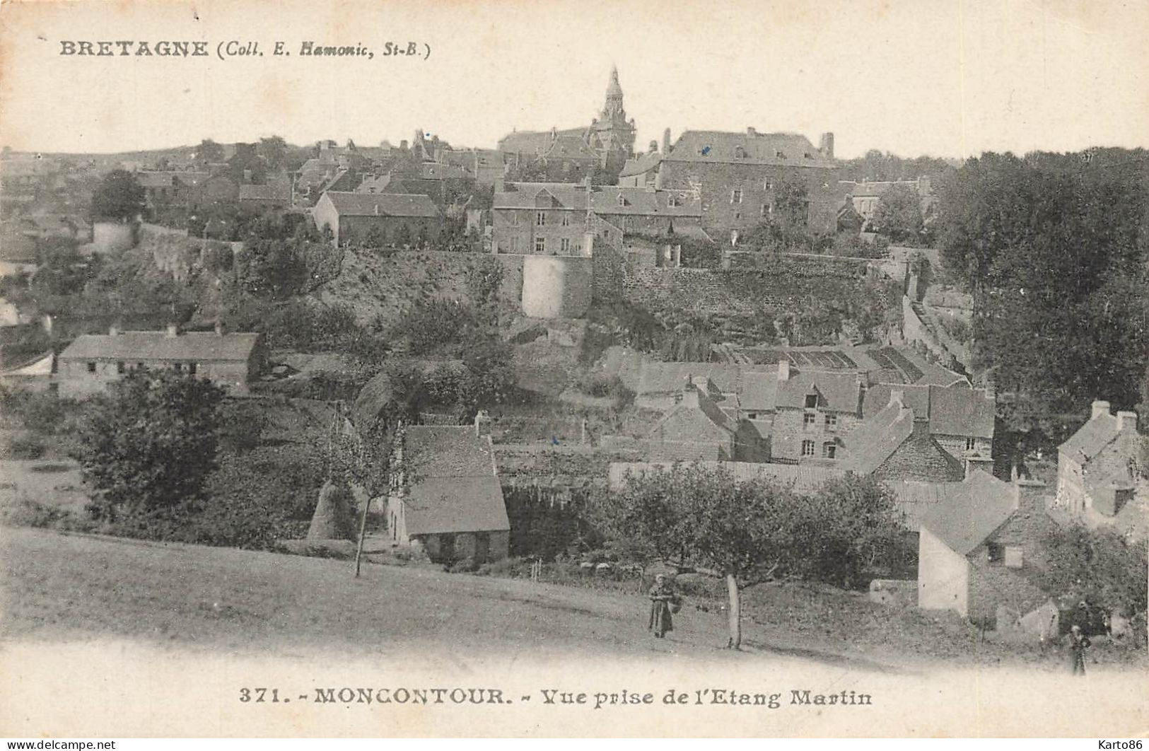 Moncontour * Vue Du Village , Prise De L'étang Martin - Moncontour