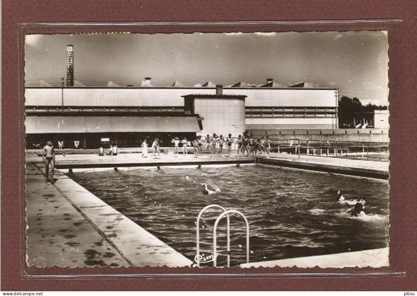 LA VOULT SUR RHONE (07) - LA PISCINE - La Voulte-sur-Rhône