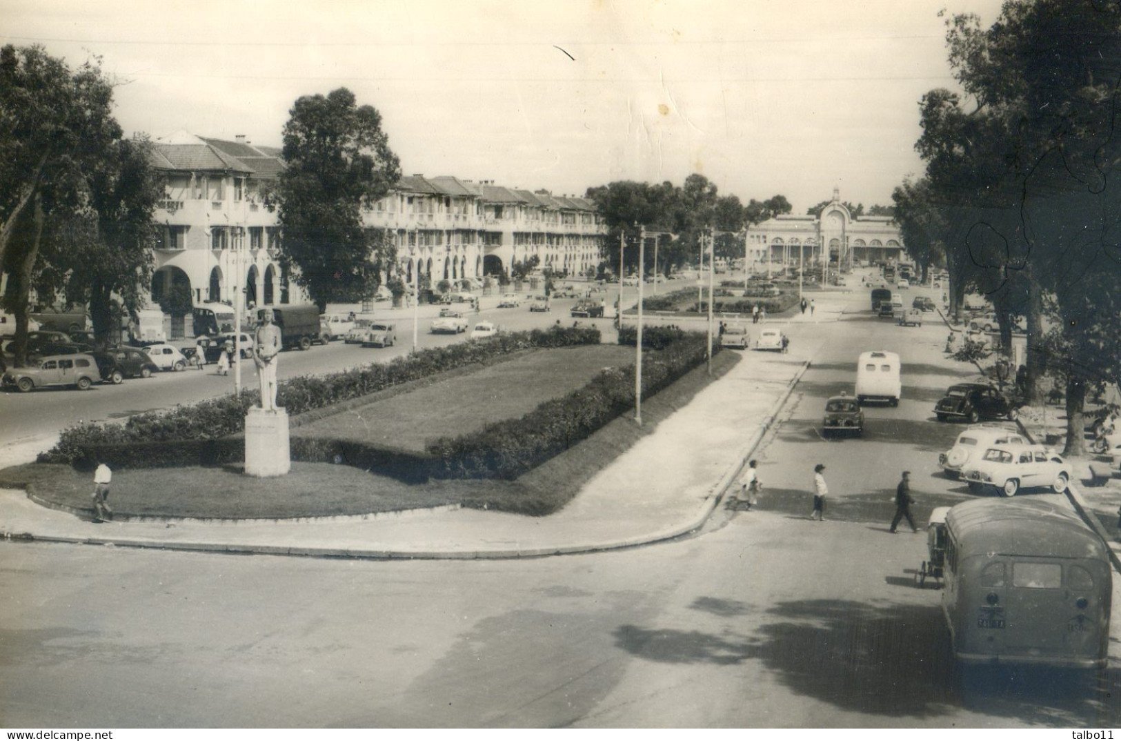 Madagascar - Tananarive - Avenue De La Libération - Au Fond La Gare - Madagascar