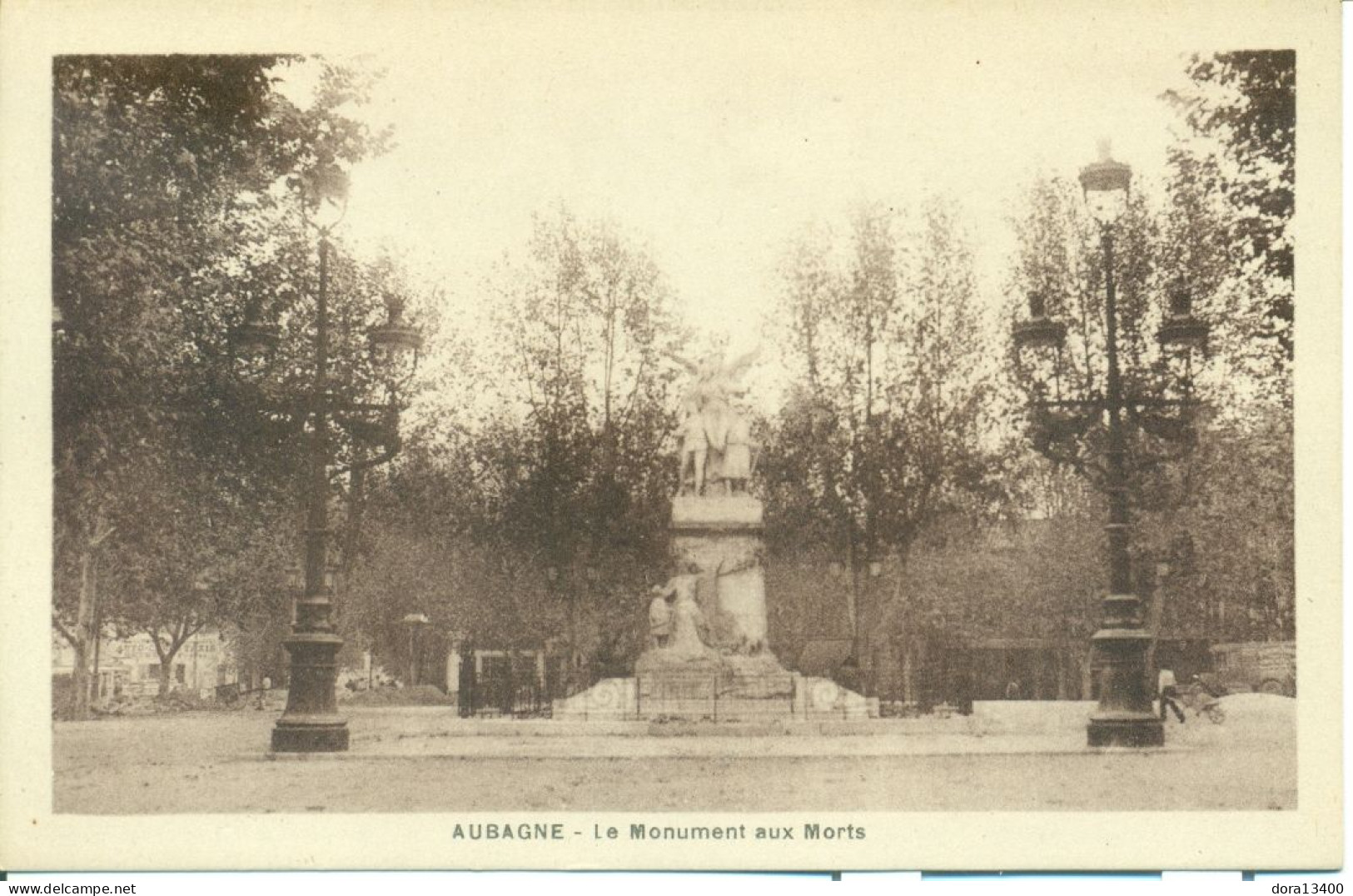 CPA13- AUBAGNE- Le Monument Aux Morts - Aubagne