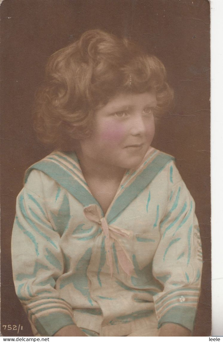 CL43.Vintage Postcard. Girl In A Sailor Suit. - Groupes D'enfants & Familles