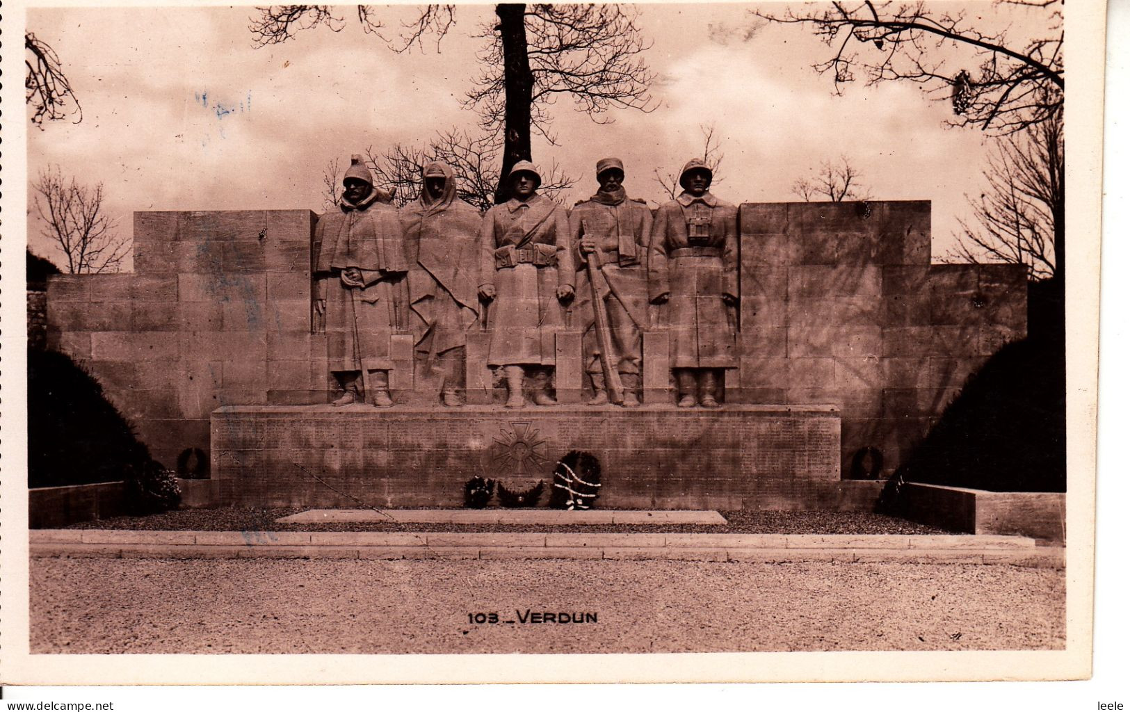 CL42. Vintage Postcard. Monument To The Sons Of Verdun Who Died In The War, - Kriegerdenkmal