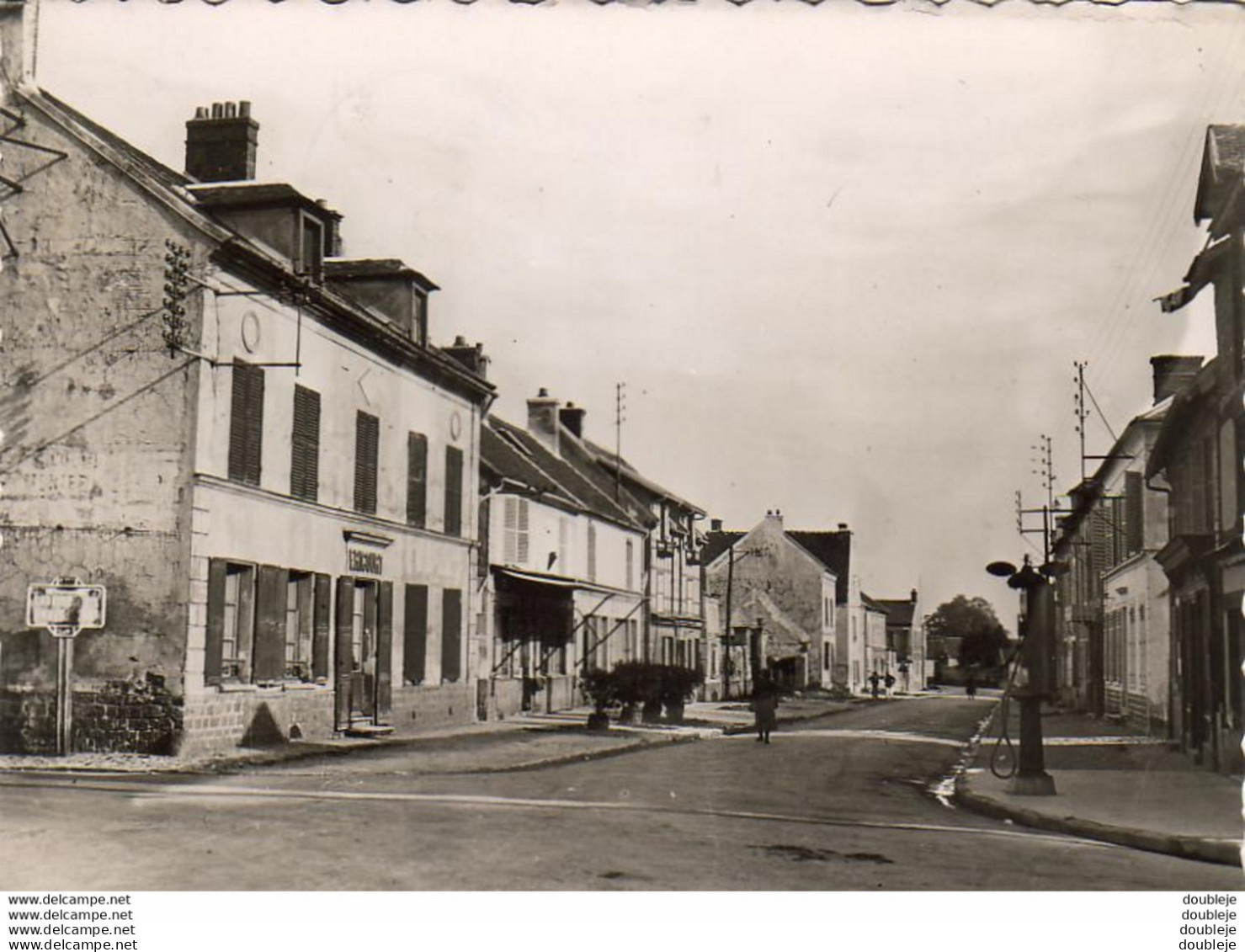 D77  JOSSIGNY  Grand'Rue Et Carrefour - Torcy