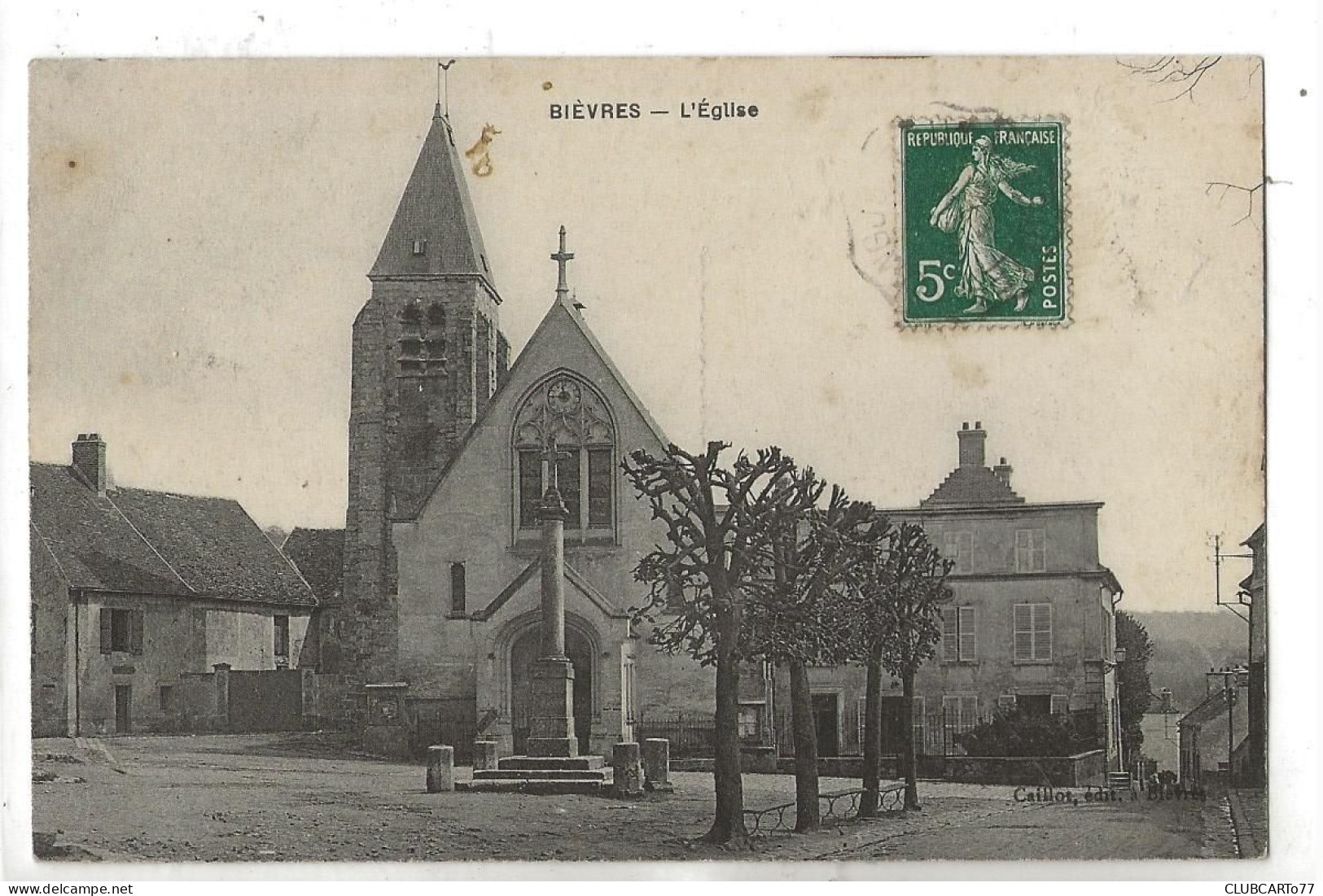 Bièvres (91) : L'église Et Le Calvaire En 1906 PF. - Bievres