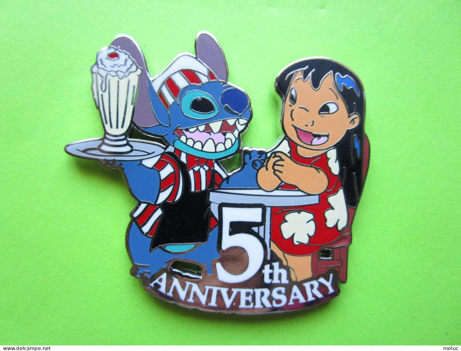 Gros Pin's BD Disney Stitch & Lilo Fêtent Le Cinquième  Anniversaire - #141 - Disney