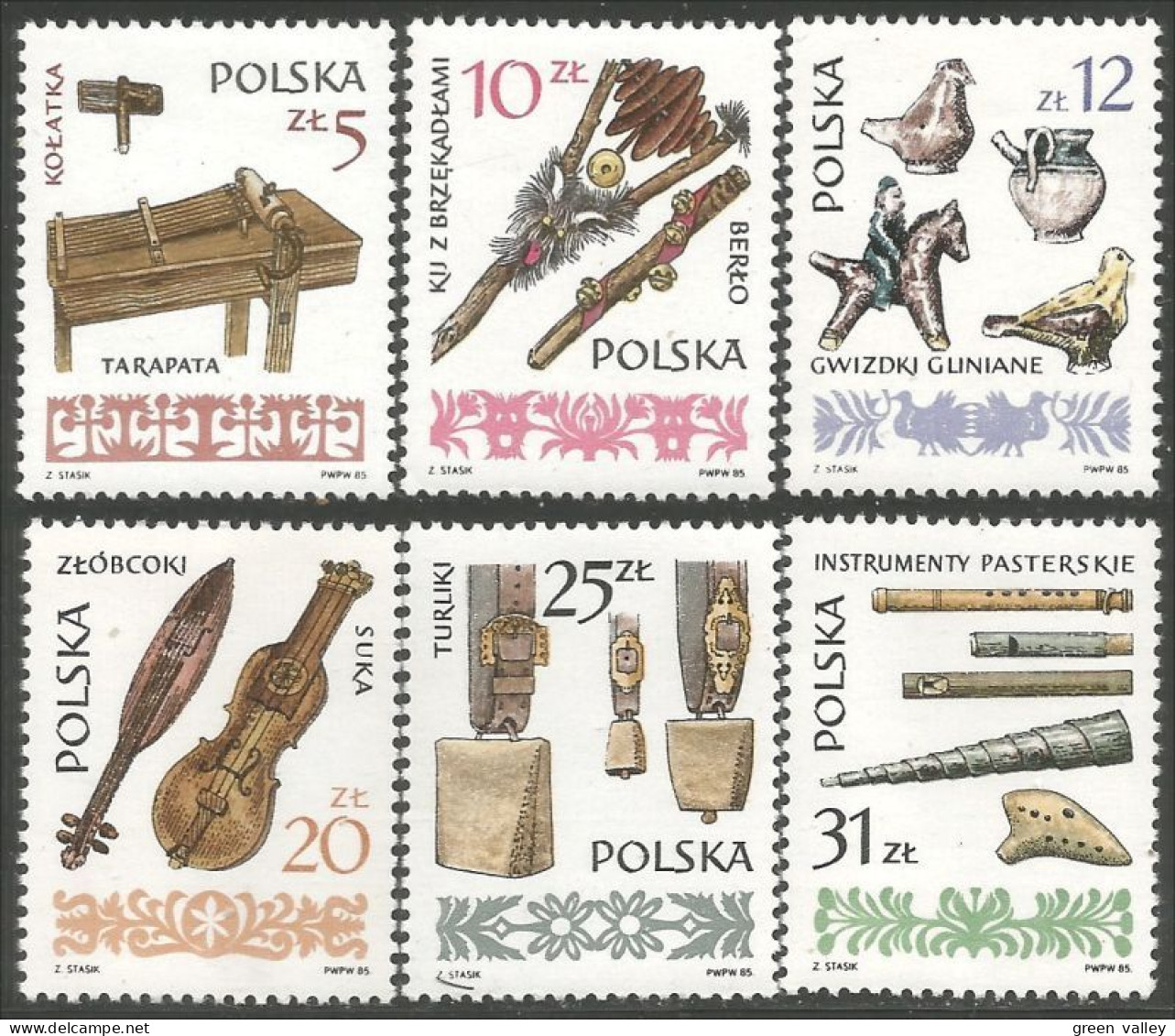 740 Pologne Folk Instruments MNH ** Neuf SC (POL-249) - Unused Stamps
