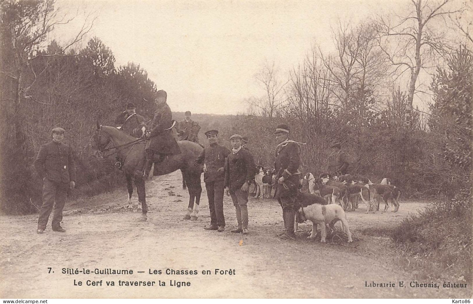 Sillé Le Guillaume * Chasses En Forêt Cerf Va Traverser La Ligne * Chasse à Courre * Meute Chiens Chasseurs Hunt Hunting - Sille Le Guillaume