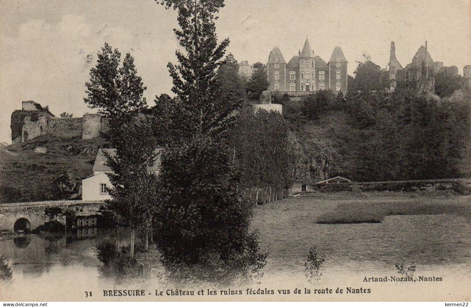 CPA 79 BRESSUIRE Le Château Et Les Ruines Féodales Vus De La Route De Nantes - Bressuire