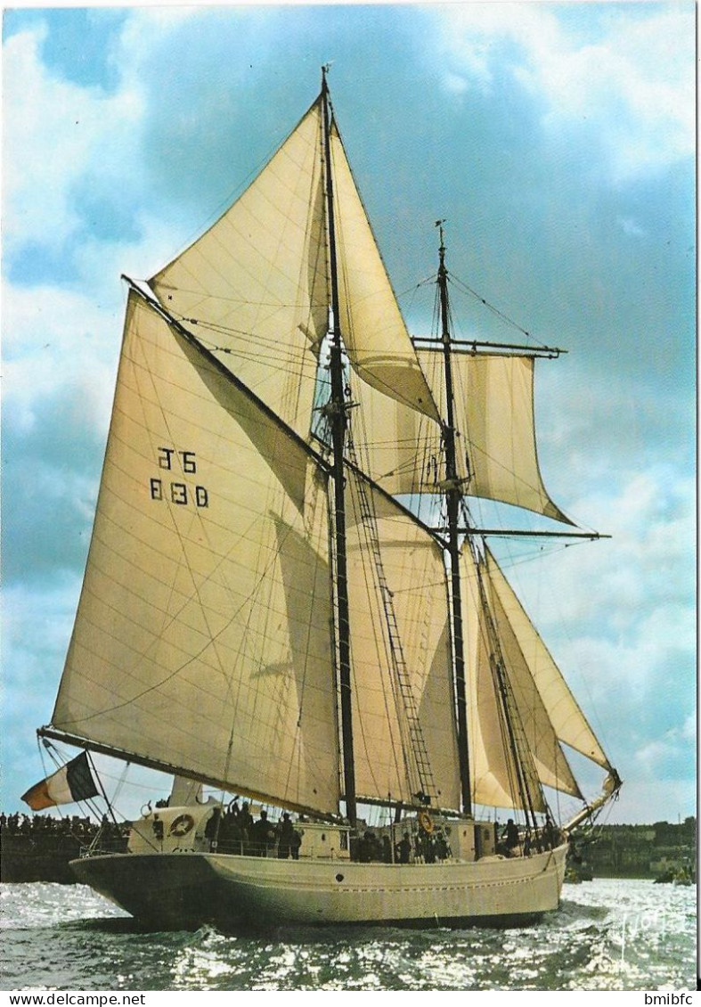 Les Grands Voiliers - BELLE POULE - Nationalité Française  - Propriétaire : Marine Nationale - Sailing Vessels