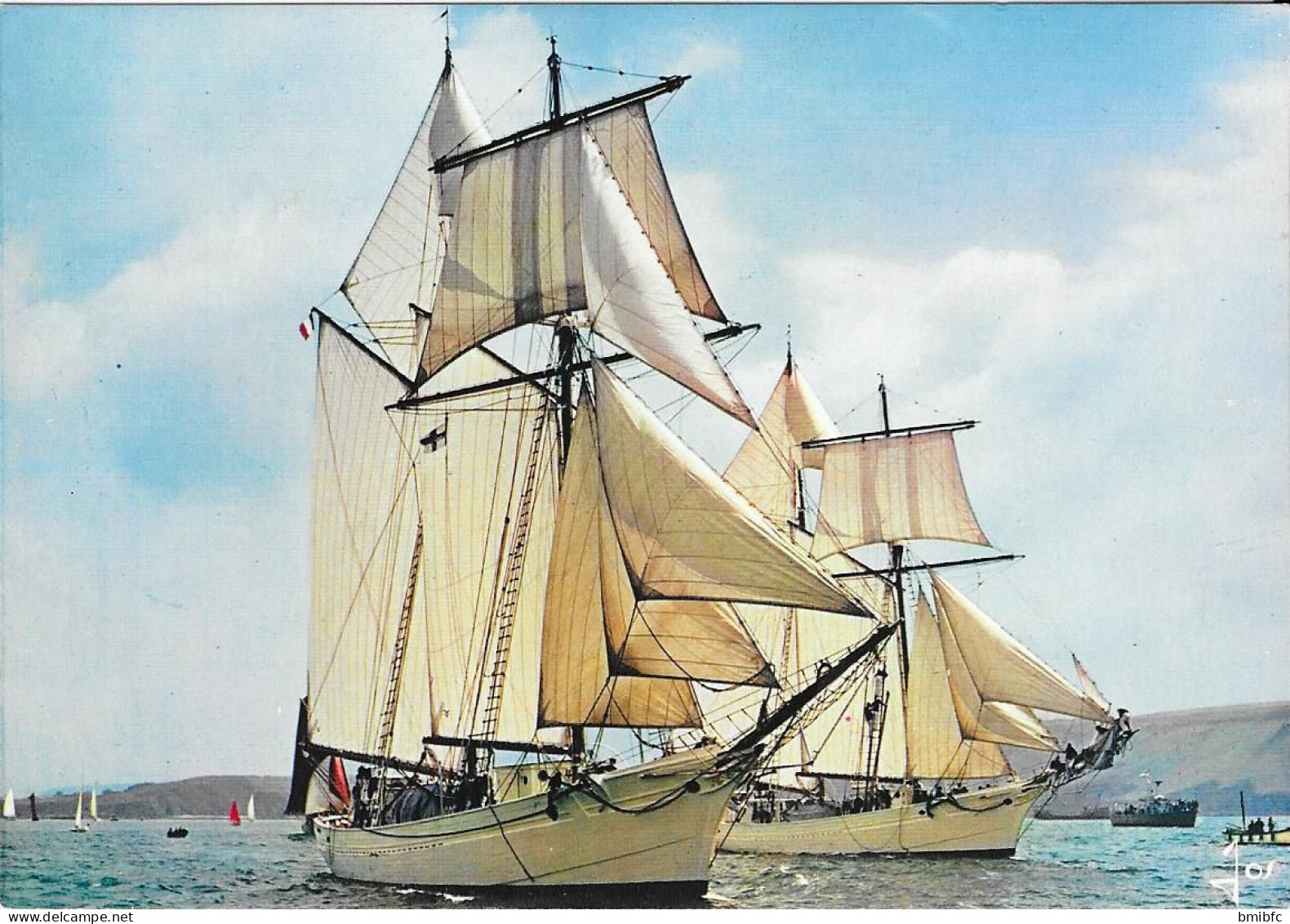 Goélettes De La Marine Nationale " L'ÉTOILE Et La BELLE POULE " - Sailing Vessels