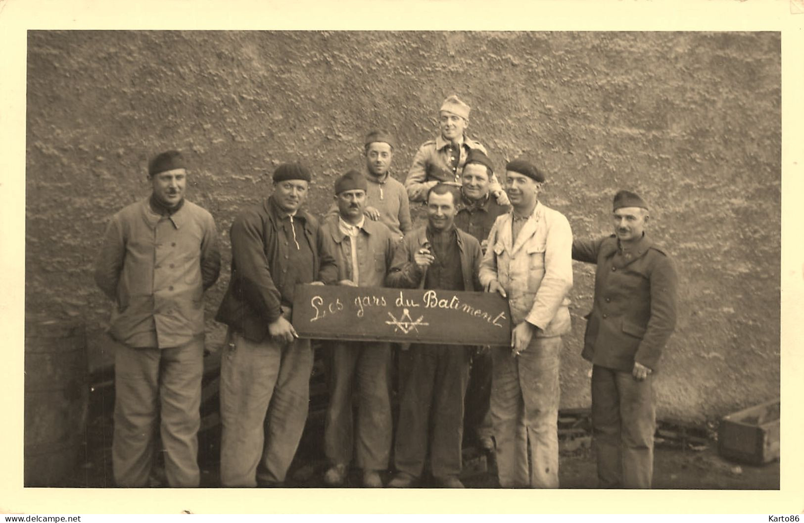 Compagnonnage * Carte Photo * Compagnons " Les Gars Du Bâtiment " - Sonstige & Ohne Zuordnung