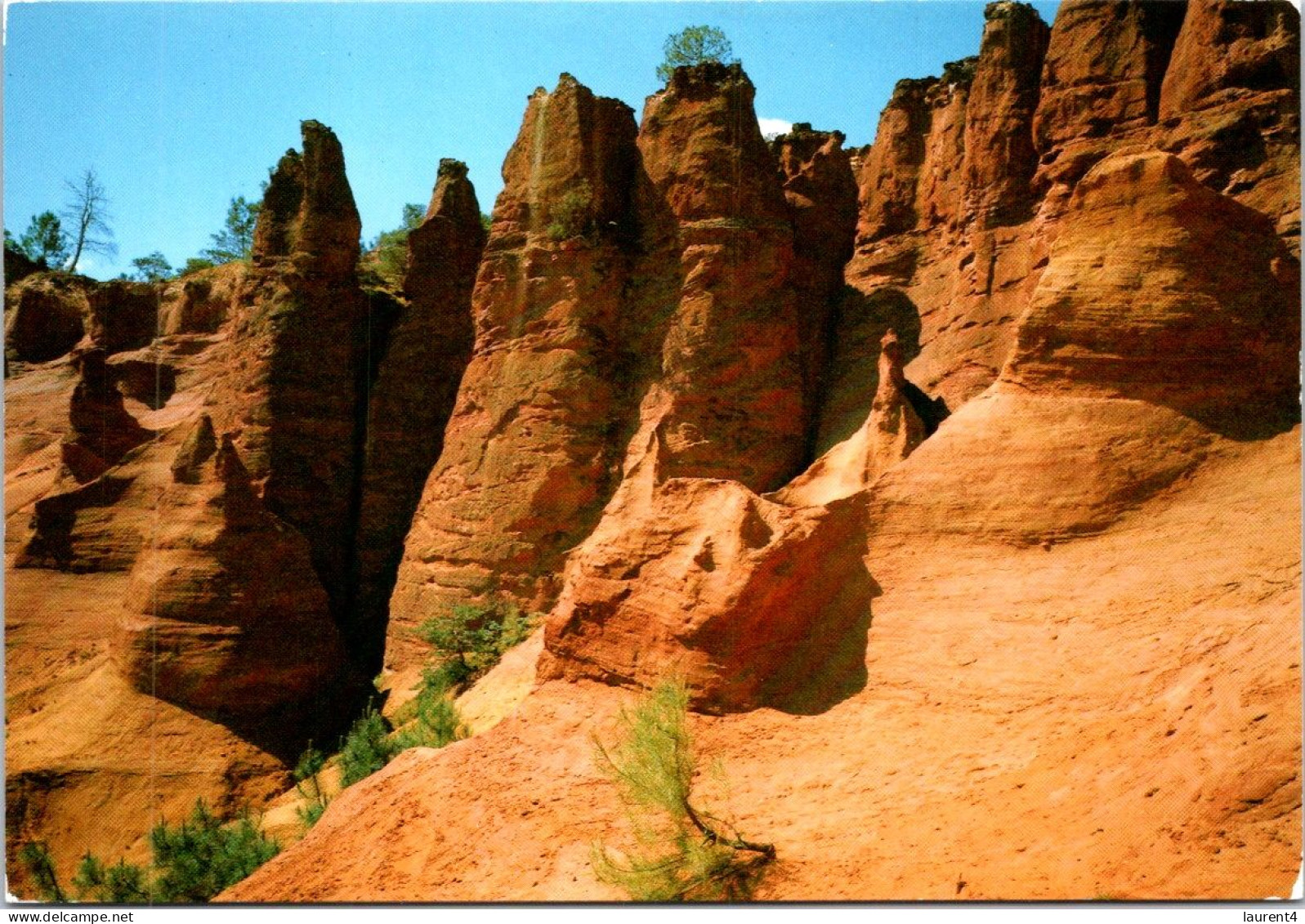 27-4-2024 (4 Y 13) France - Falaises Du Roussillon - Midi-Pyrénées