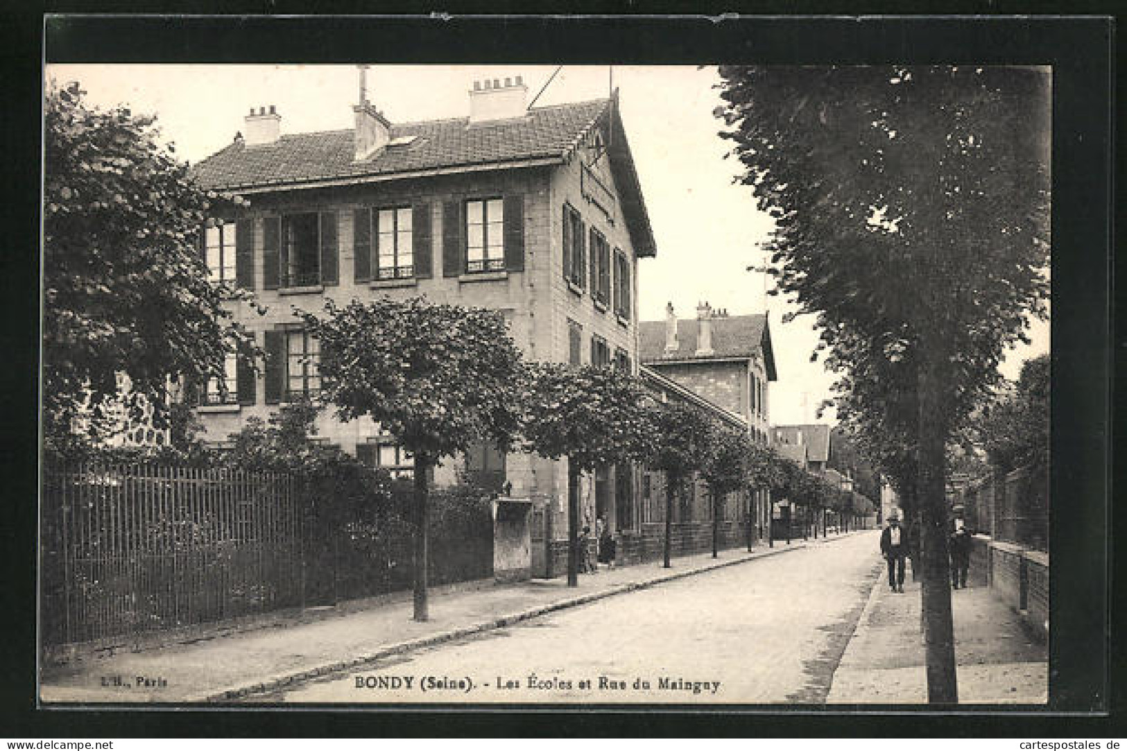 CPA Bondy, Les Ecoles Et Rue Du Mainguy  - Bondy