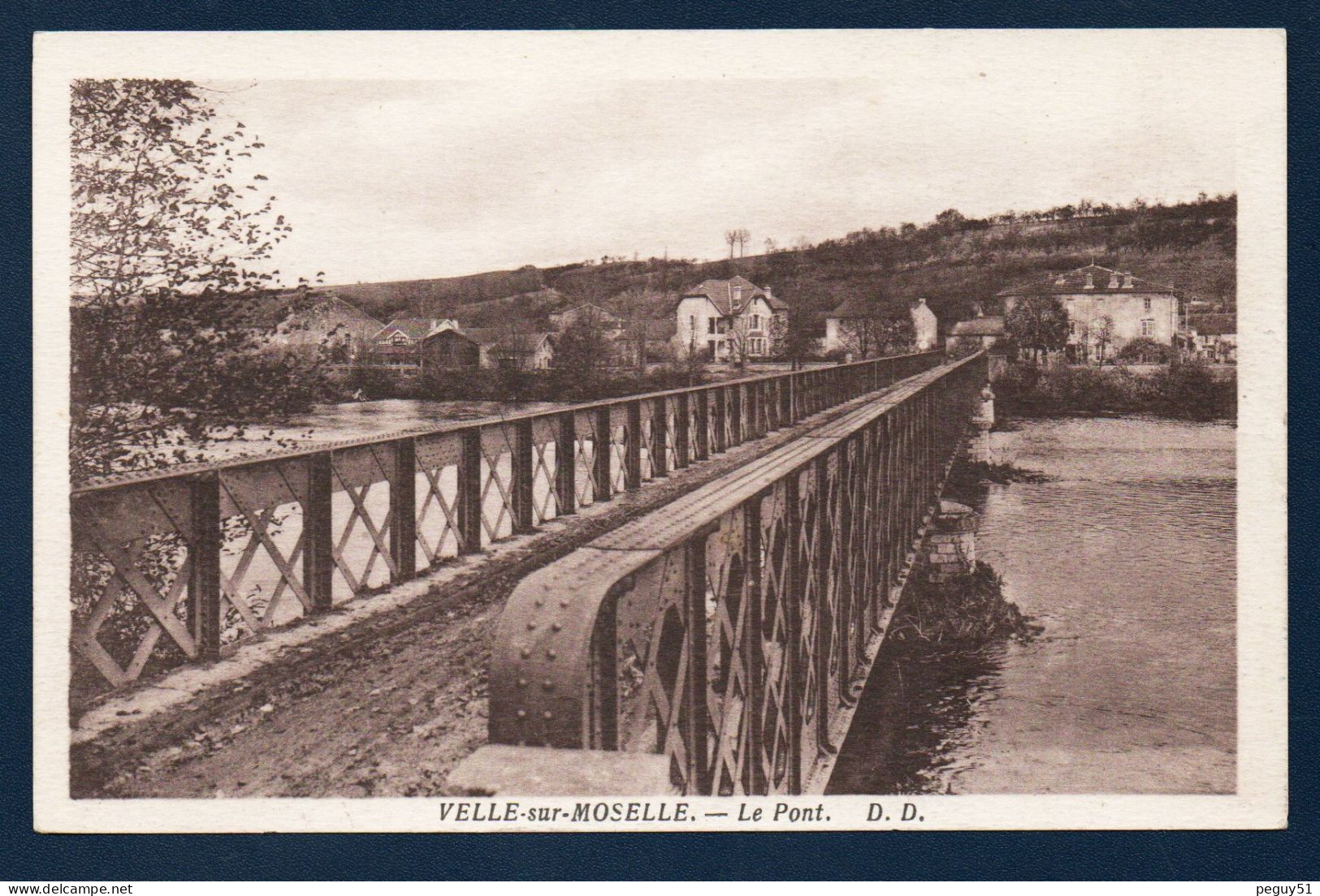 54. Environs De Lunéville. Velle-sur-Moselle. Le Pont Et L'entrée Du Village. - Longwy