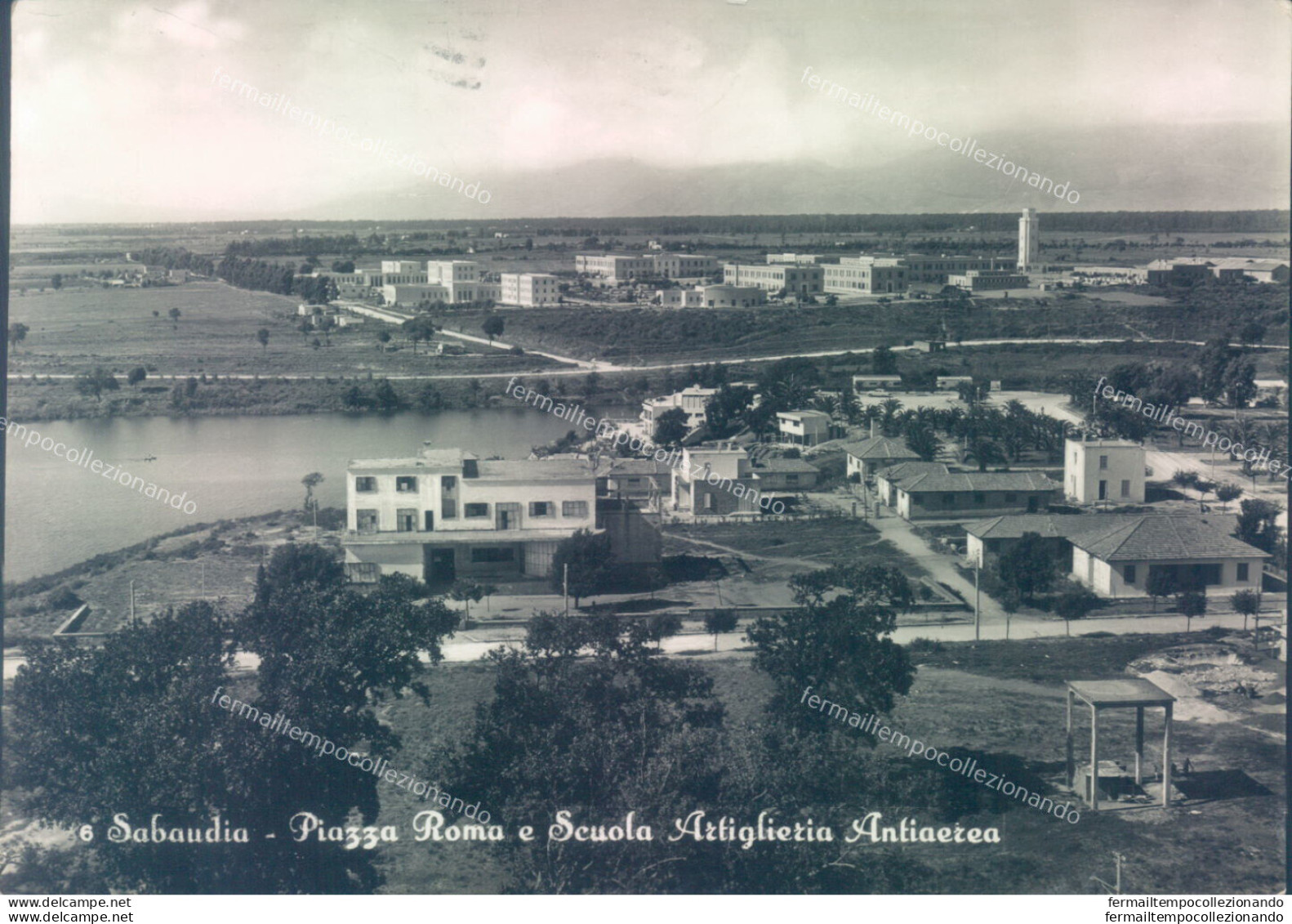 Ab524 Cartolina Sabaudia Piazza Roma E Scuola Artiglieria Antiaerea Latina - Latina