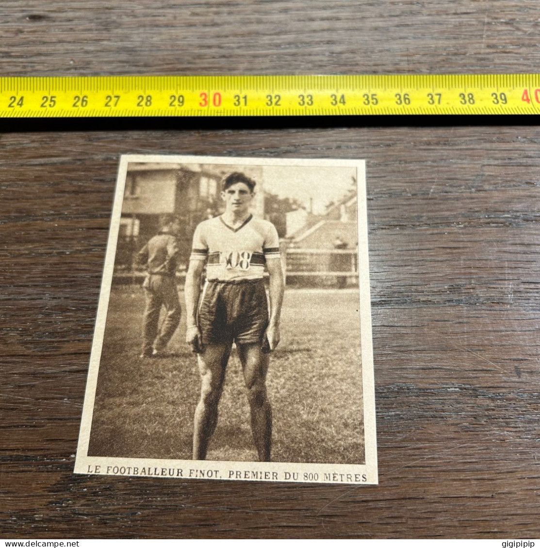 1931 MDS LE FOOTBALLEUR FINOT. PREMIER DU 800 METRES - Collections