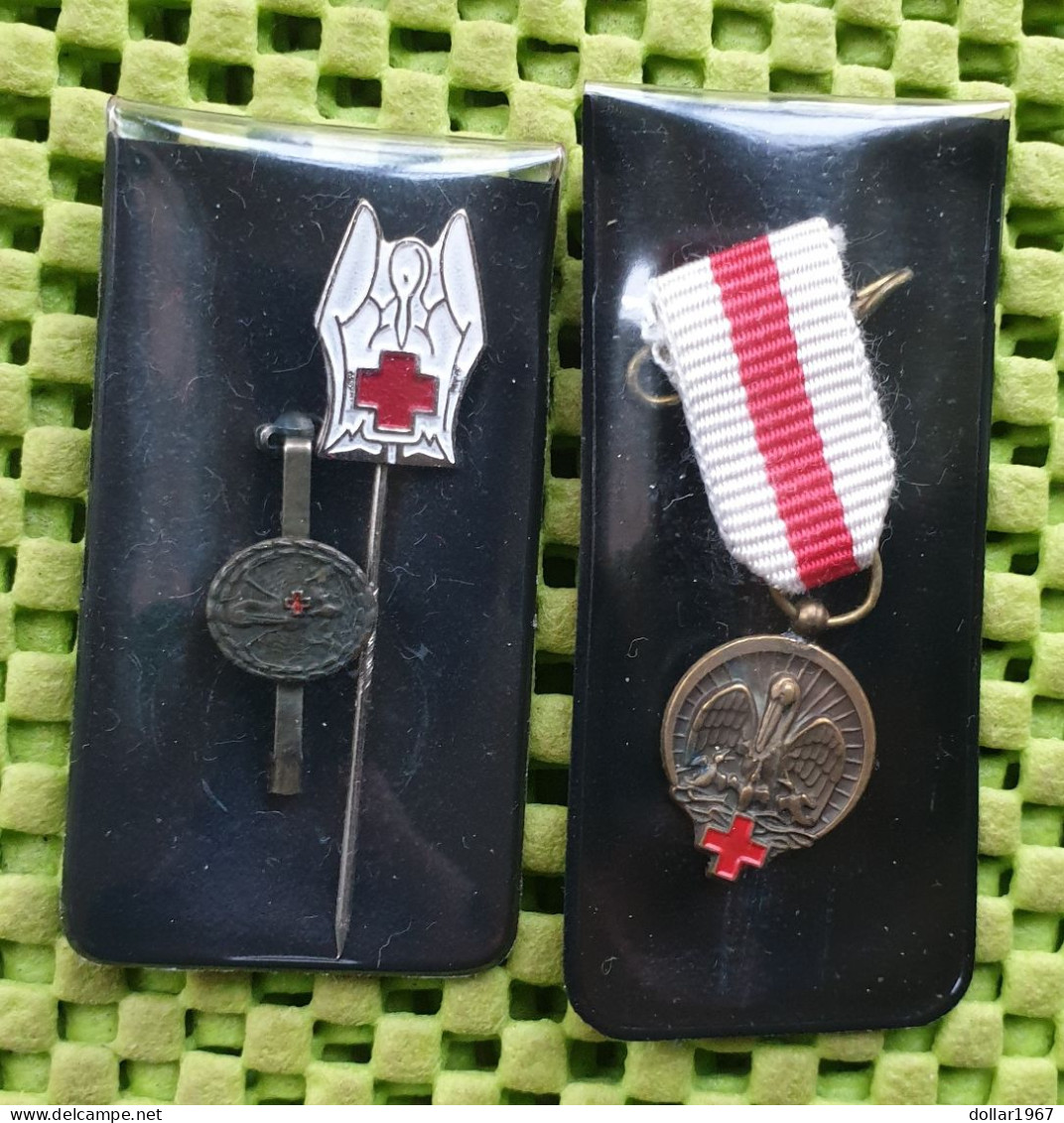 Medaile Rode Kruis Mini Met Dasspeld En Speldje,W.v.Veluw.bv Zeist  . -  Original Foto  !!  Medallion  Dutch - Altri & Non Classificati