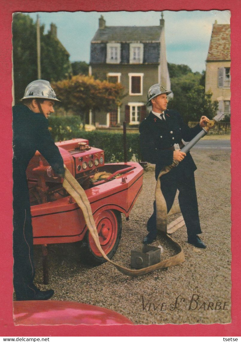 Sapeur-Pompiers ... Années 60 Avec Remorque D'époque  / Vive Ste Barbe ( Voir Verso ) - Sapeurs-Pompiers