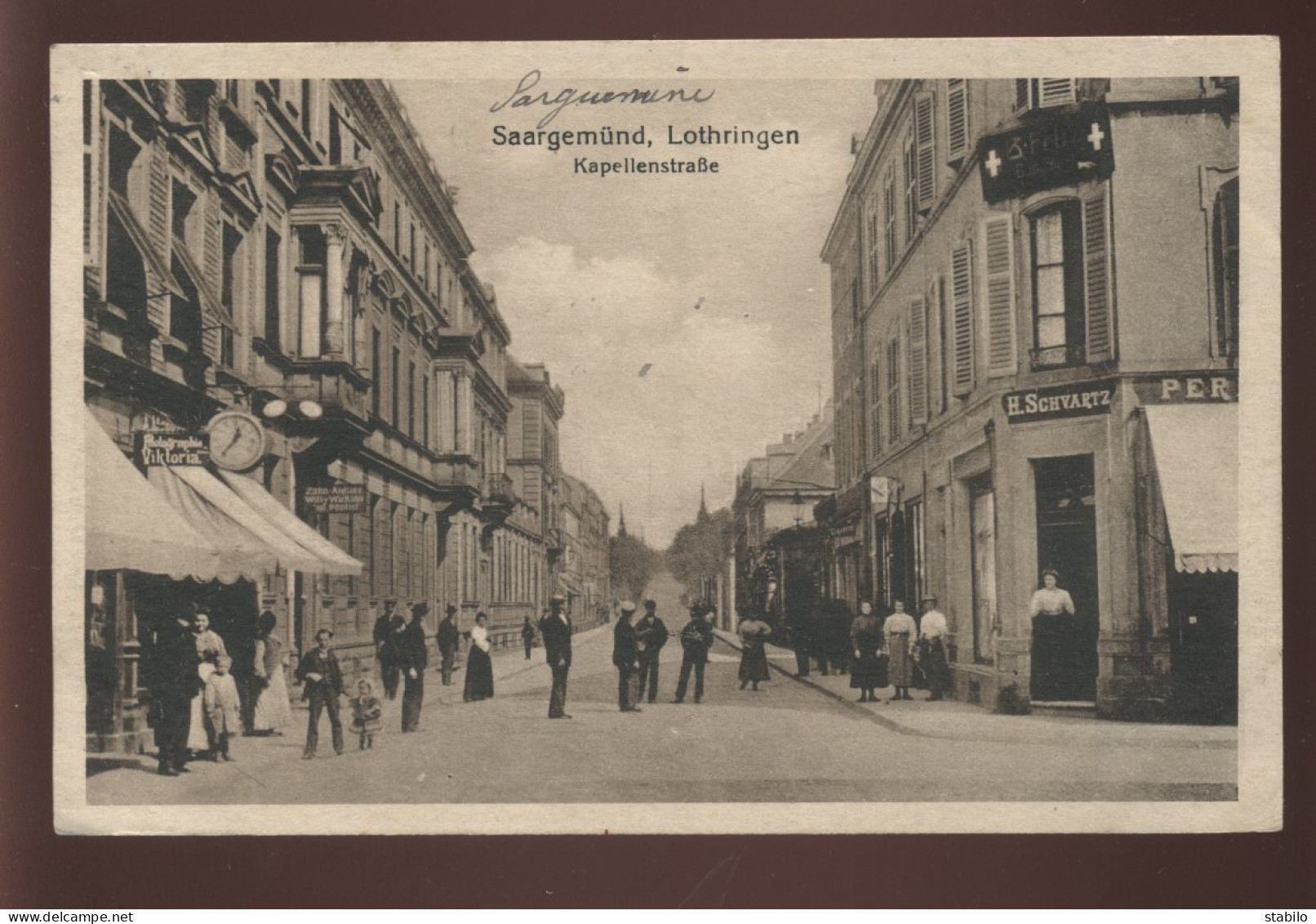 57 - SARREGUEMINES - SAARGEMUND - KAPELLENSTRASSE - WILLY WICKULER, DENTISTE - MAGASIN H. SCWARTZ - Sarreguemines