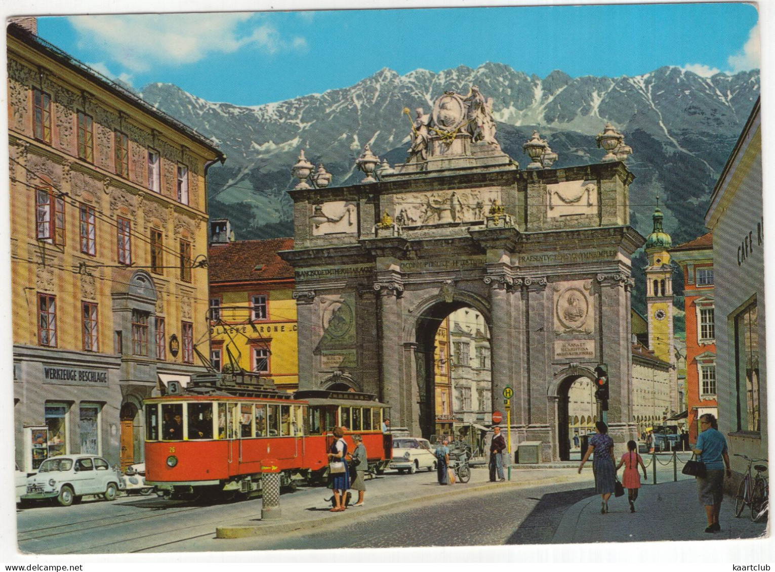 Innsbruck: FIAT-STEYR 600, MOTORROLLER, TRAM, OPEL KAPITÄN P2 - Triumphpforte - (Austria) - Turismo