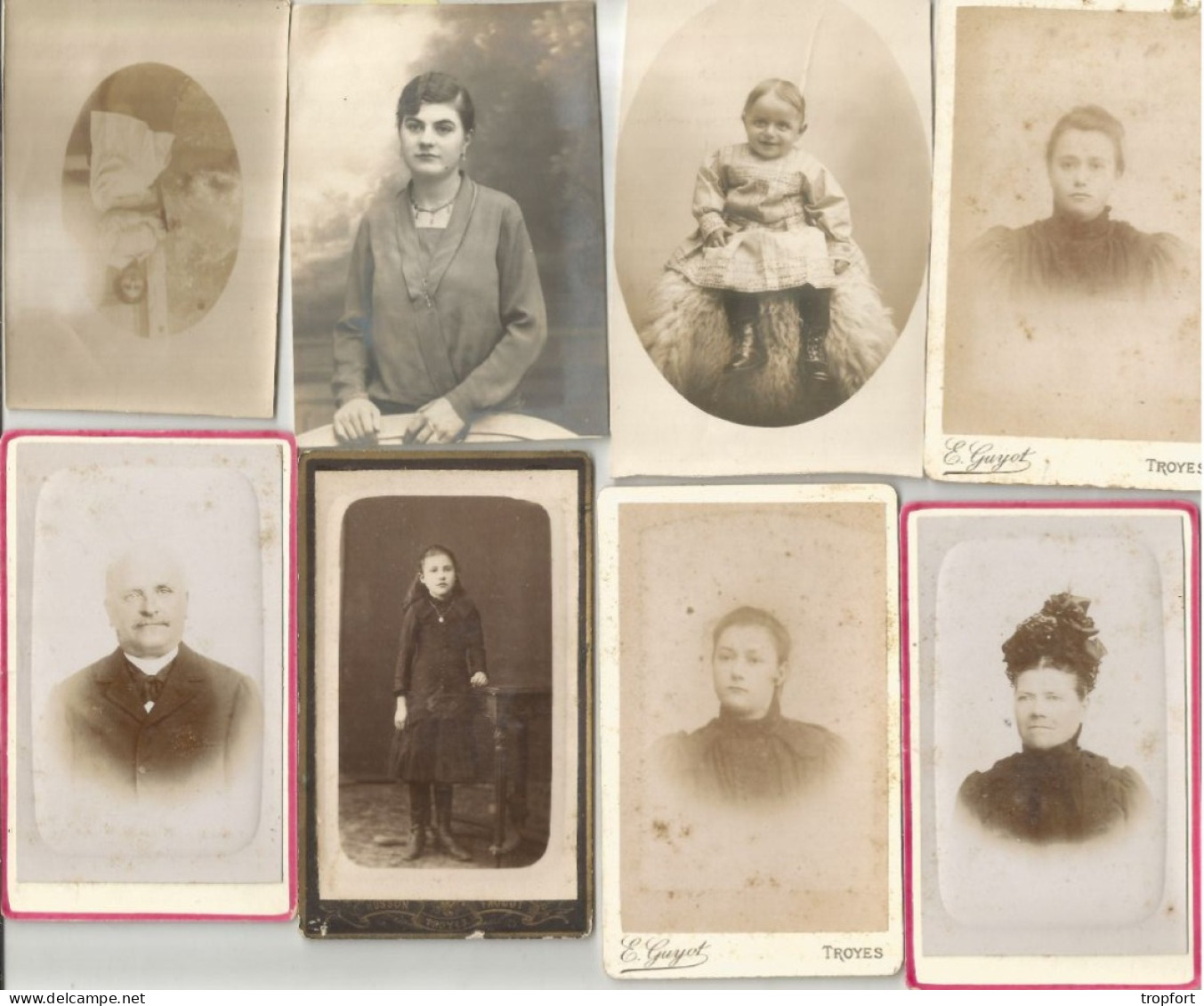 LOT 24  CARTE DE VISITE FAMILLE PIQUEE PHOTO - Cartes De Visite