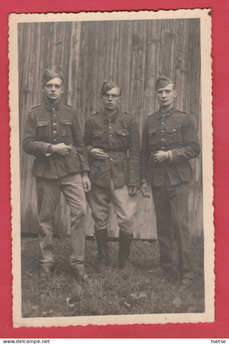 Stalag XIII A - Sulbach-Rosenberg-Famille Soldat Belge Mary Roger D'Estinnes-au-Mont/ Carte Photo ( Voir Verso ) - Guerre 1939-45