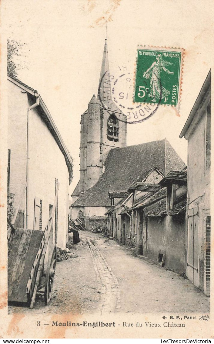 FRANCE - Moulin Engilbert - Vue Sur La Rue Du Vieux Château - Carte Postale Ancienne - Moulin Engilbert