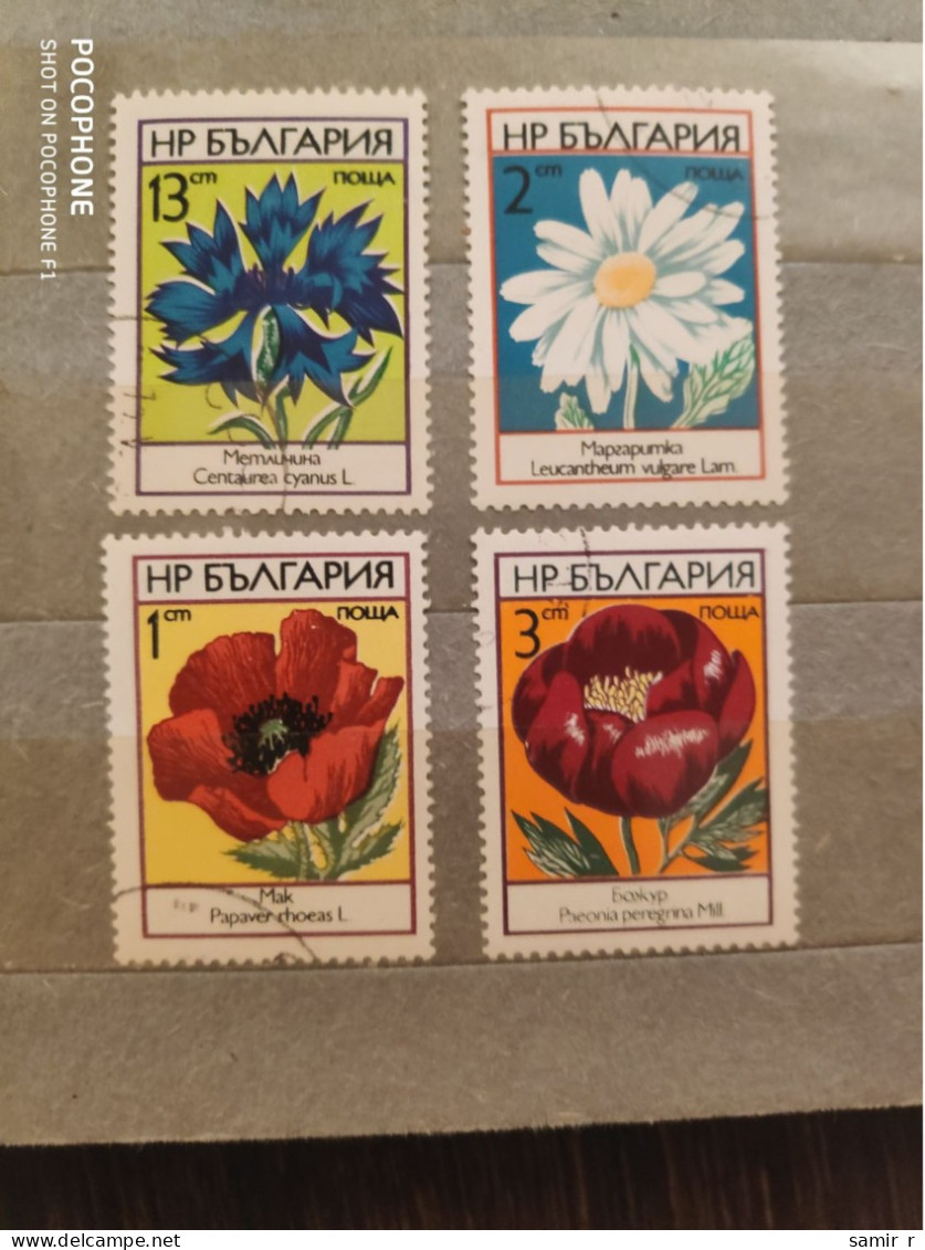 Bulgaria	Flowers (F85) - Used Stamps