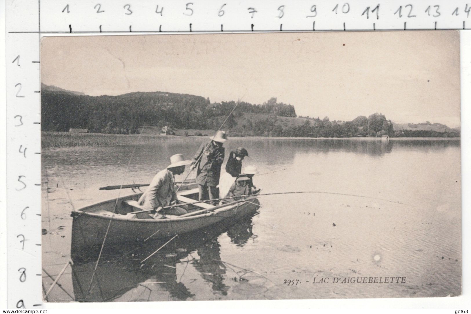 Pêcheurs En Barque Sur Le Lac D'Aiguebelette - Aiguebelle