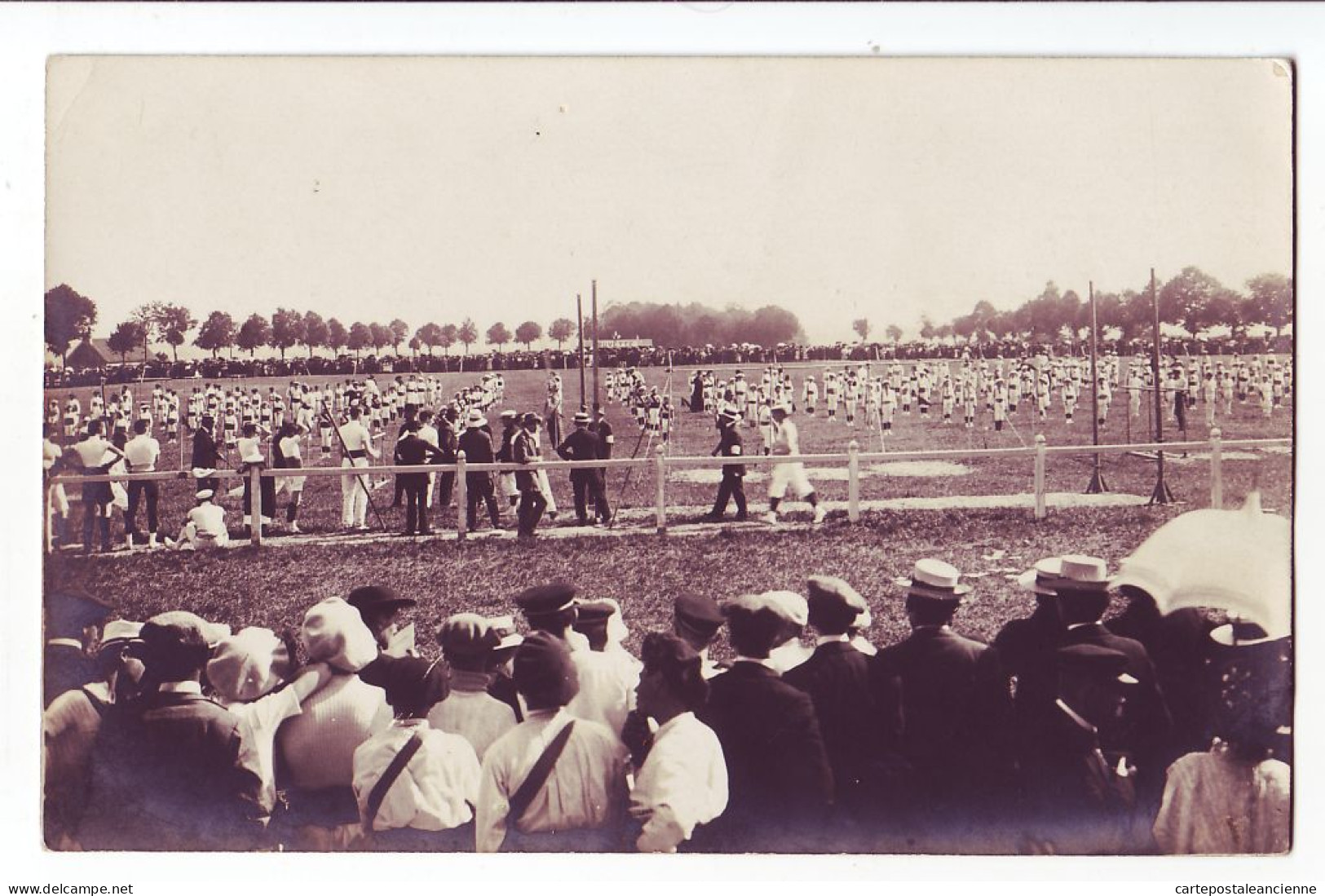 04803 / Peu Commun Carte-Photo 1910s Club " ETOILE " Cérémonie Stade Stadium Sport - LUMIERE LYON - Gymnastik